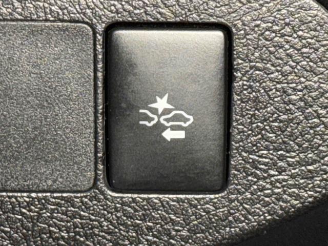 ヴィッツＦ　セーフティーエディション　ナビ　バックカメラ　ＥＴＣ保証　まごころ保証　１年間・走行距離無制限付き　衝突回避支援システム　誤発進抑制機能　車線はみ出しアラート　スマートキー　プッシュスタート　アイドリングストップ　電動格納ドアミラー　盗難防止システム（東京都）の中古車