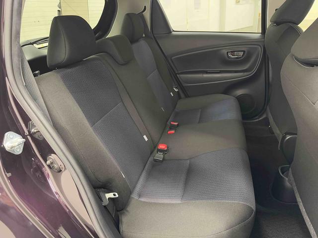 ヴィッツＦ　セーフティーエディション　ナビ　バックカメラ　ＥＴＣ保証　まごころ保証　１年間・走行距離無制限付き　衝突回避支援システム　誤発進抑制機能　車線はみ出しアラート　スマートキー　プッシュスタート　アイドリングストップ　電動格納ドアミラー　盗難防止システム（東京都）の中古車