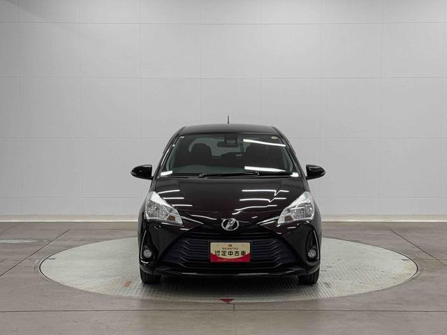 ヴィッツＦ　セーフティーエディション　ナビ　バックカメラ　ＥＴＣ保証　まごころ保証　１年間・走行距離無制限付き　衝突回避支援システム　誤発進抑制機能　車線はみ出しアラート　スマートキー　プッシュスタート　アイドリングストップ　電動格納ドアミラー　盗難防止システム（東京都）の中古車