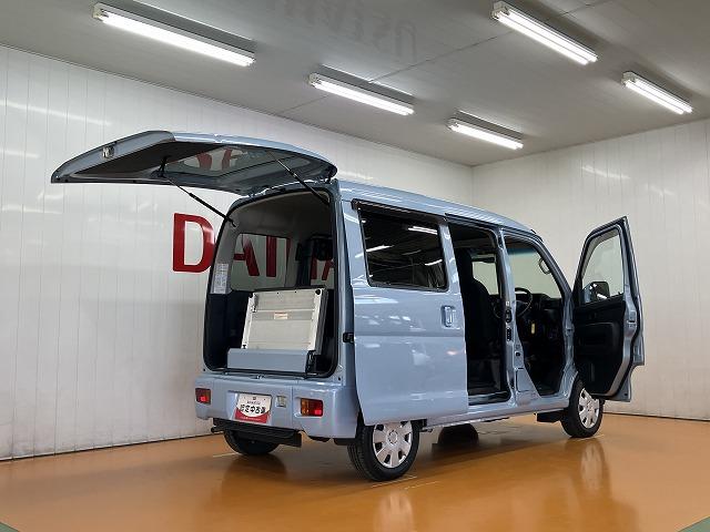 ハイゼットカーゴスローパー　リヤレス＋補助シート　ＳＡIII福祉車両　車いす乗車　サポカーＳワイド適合　電動ウインチ　両側スライドドア　リヤファン　電動格納ミラー　パワーウインドウ　アイドリングストップ　オートハイビーム　キーレス（神奈川県）の中古車
