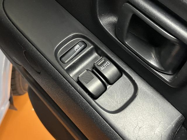 ハイゼットカーゴスローパー　リヤレス＋補助シート　ＳＡIII福祉車両　車いす乗車　サポカーＳワイド適合　電動ウインチ　両側スライドドア　リヤファン　電動格納ミラー　パワーウインドウ　アイドリングストップ　オートハイビーム　キーレス（神奈川県）の中古車