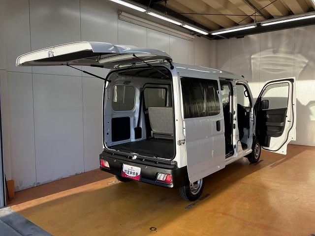 ハイゼットカーゴDXサポカーSワイド適合 オーディオ エアコン アクセサリーソケット コーナーセンサー アイドリングストップ 光軸調整ダイヤル 横滑り防止機能 誤発進抑制機能 パワーウインドウ キーレス(神奈川県)の中古車