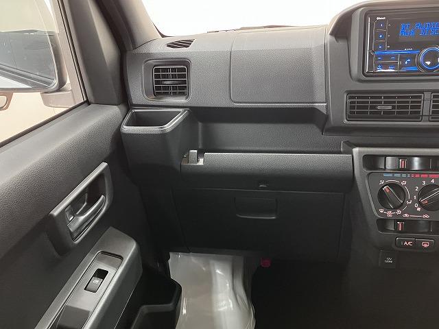 ハイゼットカーゴDXサポカーSワイド適合 オーディオ エアコン アクセサリーソケット コーナーセンサー アイドリングストップ 光軸調整ダイヤル 横滑り防止機能 誤発進抑制機能 パワーウインドウ キーレス(神奈川県)の中古車