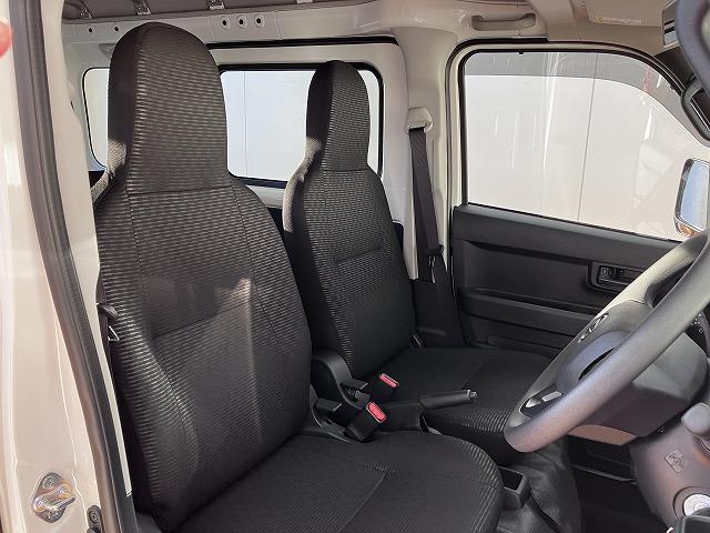 ハイゼットカーゴDXサポカーSワイド適合 オーディオ エアコン アクセサリーソケット コーナーセンサー アイドリングストップ 光軸調整ダイヤル 横滑り防止機能 誤発進抑制機能 パワーウインドウ キーレス(神奈川県)の中古車