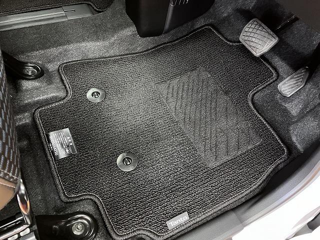 タントカスタムＲＳサポカーＳワイド適合　ミラクルオープンドア　両側オートスライドドア　電動パーキングブレーキ　Ｂカメラ　ステアリングスイッチ　シートヒーター　オートエアコン　コーナーセンサー　キーフリー（神奈川県）の中古車