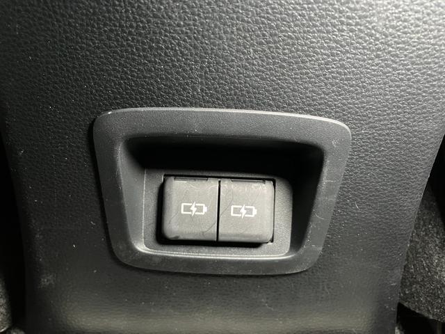 カローラツーリングハイブリッド　ダブルバイビーハイブリッド車　衝突被害軽減ブレーキシステム　Ｂカメラ　レーダークルーズコントロール　マルチメディアオーディオ　シートヒーター　電動パーキングブレーキ　ＵＳＢ接続端子　ＳＯＳスイッチ　ＥＴＣ（神奈川県）の中古車