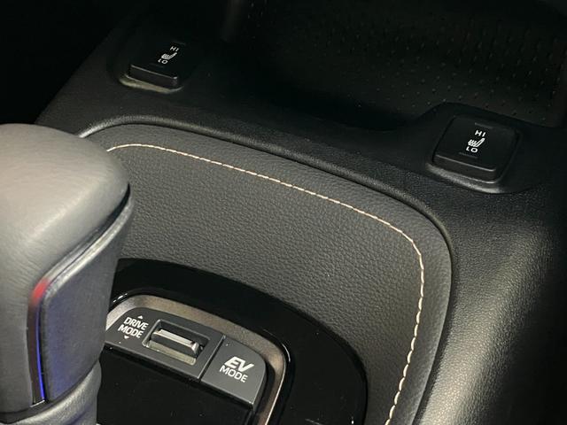 カローラツーリングハイブリッド　ダブルバイビーハイブリッド車　衝突被害軽減ブレーキシステム　Ｂカメラ　レーダークルーズコントロール　マルチメディアオーディオ　シートヒーター　電動パーキングブレーキ　ＵＳＢ接続端子　ＳＯＳスイッチ　ＥＴＣ（神奈川県）の中古車