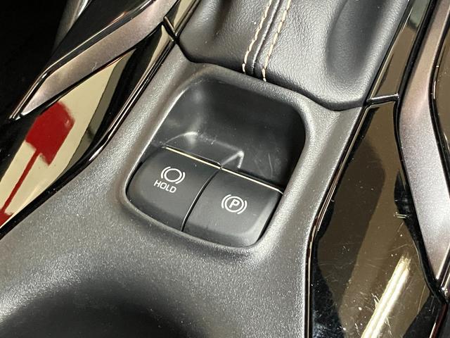 カローラツーリングハイブリッド　ダブルバイビーハイブリッド車　衝突被害軽減ブレーキシステム　Ｂカメラ　レーダークルーズコントロール　マルチメディアオーディオ　シートヒーター　電動パーキングブレーキ　ＵＳＢ接続端子　ＳＯＳスイッチ　ＥＴＣ（神奈川県）の中古車