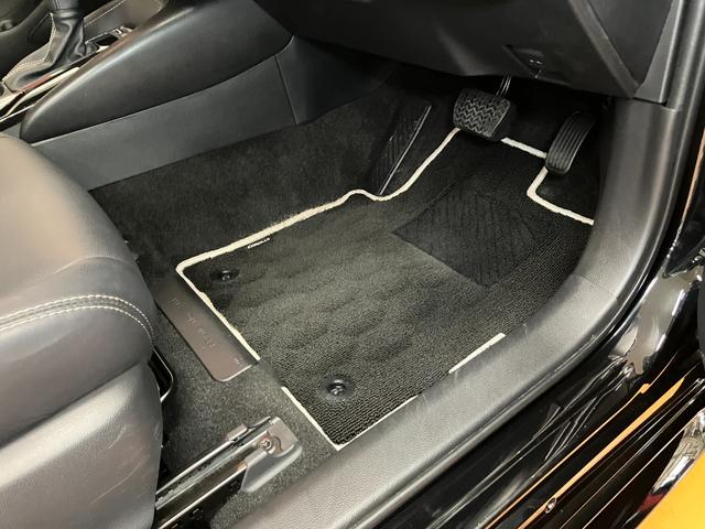 カローラツーリングハイブリッド　ダブルバイビーハイブリッド車　衝突被害軽減ブレーキシステム　Ｂカメラ　レーダークルーズコントロール　マルチメディアオーディオ　シートヒーター　電動パーキングブレーキ　ＵＳＢ接続端子　ＳＯＳスイッチ　ＥＴＣ（神奈川県）の中古車