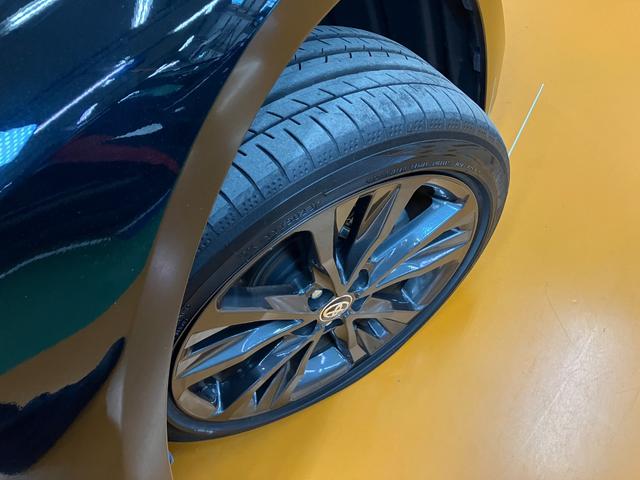 カローラツーリングハイブリッド　ダブルバイビーハイブリッド車　衝突被害軽減ブレーキシステム　Ｂカメラ　レーダークルーズコントロール　マルチメディアオーディオ　シートヒーター　電動パーキングブレーキ　ＵＳＢ接続端子　ＳＯＳスイッチ　ＥＴＣ（神奈川県）の中古車