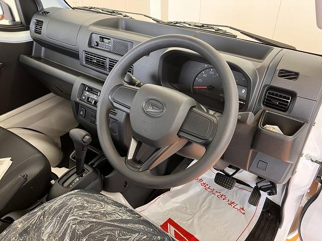 ハイゼットトラックジャンボスタンダードサポカーSワイド適合 三方開 ラジオ エアコン 光軸調整ダイヤル コーナーセンサー アイドリングストップ 横滑り防止機能 誤発進抑制機能 アクセサリーソケット(神奈川県)の中古車