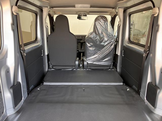 ハイゼットカーゴＤＸサポカーＳワイド適合　ラジオ　エアコン　アクセサリーソケット　コーナーセンサー　アイドリングストップ　光軸調整ダイヤル　横滑り防止機能　誤発進抑制機能　パワーウインドウ　キーレス（神奈川県）の中古車