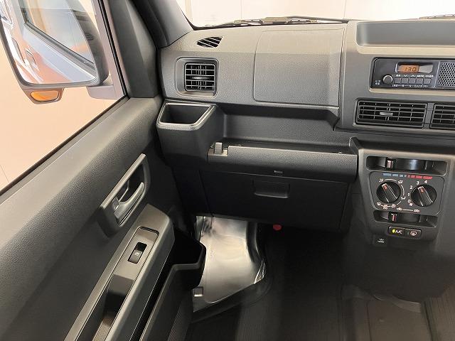 ハイゼットカーゴＤＸサポカーＳワイド適合　ラジオ　エアコン　アクセサリーソケット　コーナーセンサー　アイドリングストップ　光軸調整ダイヤル　横滑り防止機能　誤発進抑制機能　パワーウインドウ　キーレス（神奈川県）の中古車