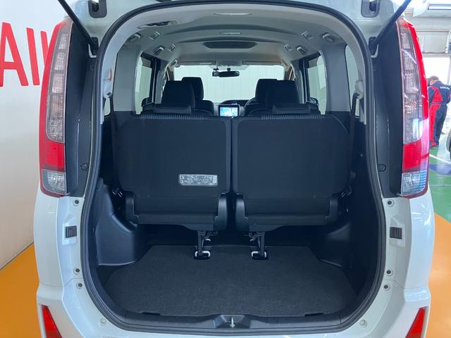 ノアＳｉ３列シート　両側オートスライドドア　Ｐスタート　エコアイドル　ドラレコ　Ｂカメラ　ステアリングスイッチ　ＵＳＢ接続端子　ＥＴＣ　キーフリー（神奈川県）の中古車