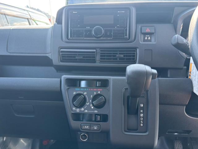 ハイゼットカーゴＤＸサポカーＳワイド適合　Ｂｌｕｅｔｏｏｔｈオーディオ　エアコン　アクセサリーソケット　コーナーセンサー　アイドリングストップ　光軸調整ダイヤル　横滑り防止機能　誤発進抑制機能　パワーウインドウ　キーレス（神奈川県）の中古車