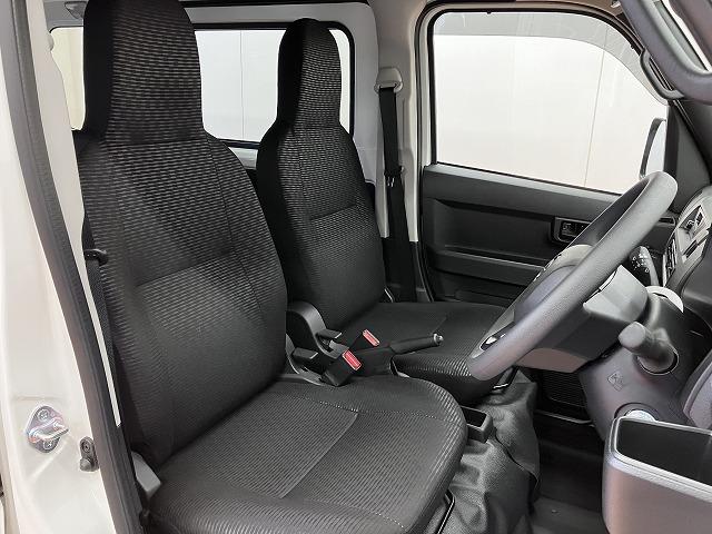 ハイゼットカーゴDXサポカーSワイド適合 ラジオ エアコン アクセサリーソケット コーナーセンサー アイドリングストップ 光軸調整ダイヤル 横滑り防止機能 誤発進抑制機能 パワーウインドウ キーレス(神奈川県)の中古車