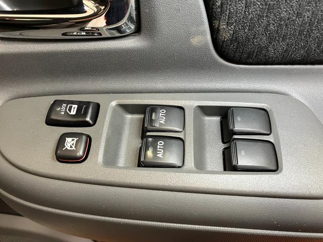 シエンタＤＩＣＥ片側オートスライドドア　３列シート　オートエアコン　横滑り防止装置　電動格納ミラー　パワーウインド　電動コーナーポール　キーレス（神奈川県）の中古車