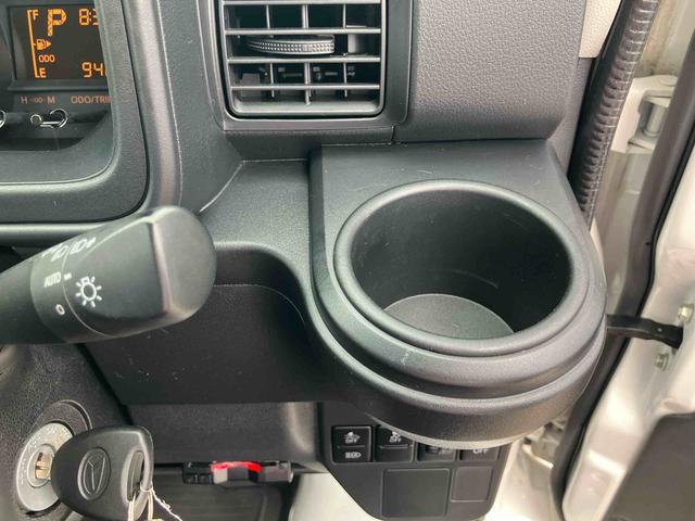 ハイゼットカーゴデラックスＳＡIII　４ＷＤ　前席パワーウインドウまごころ保証　１年間・走行距離無制限付き　リヤベンチシート　前席パワーウインドウ　キーレスエントリー　４ＷＤ　キーレスエントリー　アイドリングストップ　リヤソナーセンサー（東京都）の中古車