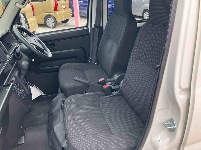 ハイゼットカーゴデラックスＳＡIII　４ＷＤ　前席パワーウインドウまごころ保証　１年間・走行距離無制限付き　リヤベンチシート　前席パワーウインドウ　キーレスエントリー　４ＷＤ　キーレスエントリー　アイドリングストップ　リヤソナーセンサー（東京都）の中古車