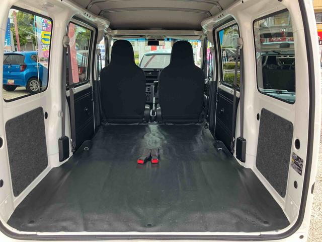 ハイゼットカーゴデラックスＳＡIII　４ＷＤ　前席パワーウインドウまごころ保証　１年間・走行距離無制限付き　リヤベンチシート　前席パワーウインドウ　キーレスエントリー　４ＷＤ　キーレスエントリー　アイドリングストップ　リヤソナーセンサー（東京都）の中古車