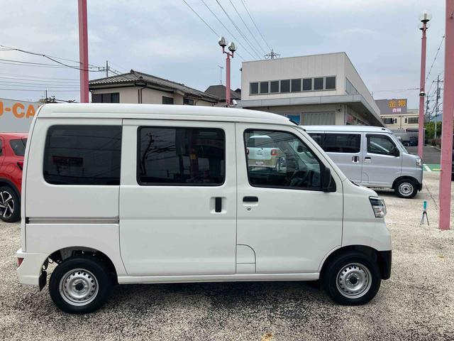 ハイゼットカーゴデラックスＳＡIII　４ＷＤ　前席パワーウインドウまごころ保証　１年間・走行距離無制限付き　リヤベンチシート　前席パワーウインドウ　キーレスエントリー　４ＷＤ　キーレスエントリー　アイドリングストップ　リヤソナーセンサー（東京都）の中古車
