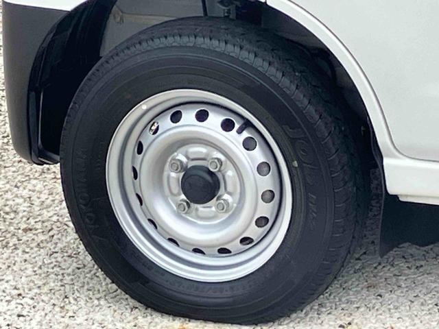 ハイゼットカーゴデラックスＳＡIII　４ＷＤ　前席パワーウインドウまごころ保証　１年間・走行距離無制限付き　リヤベンチシート　前席パワーウインドウ　キーレスエントリー　４ＷＤ　キーレスエントリー　アイドリングストップ　リヤソナーセンサー（東京都）の中古車