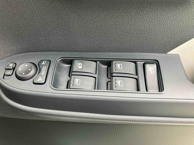 タントＸ　キーフリー　前席シートヒーター　片側電動スライドドア保証　新車保証・まごころ保証　１年間・走行距離無制限付き　キーフリーシステム　電動パーキングブレーキ　前席シートヒーター　シートバックテーブル　片側電動スライドドア　ＬＥＤヘッドランプ（東京都）の中古車