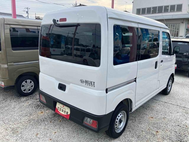 ハイゼットカーゴデラックス　ＥＴＣ車載器　キーレスエントリー保証　新車保証・まごころ保証　１年間・走行距離無制限付き　キーレスエントリー　ＥＴＣ車載器　ＡＭ／ＦＭラジオ　リヤベンチシート　前席パワーウインドウ　オートライト（東京都）の中古車