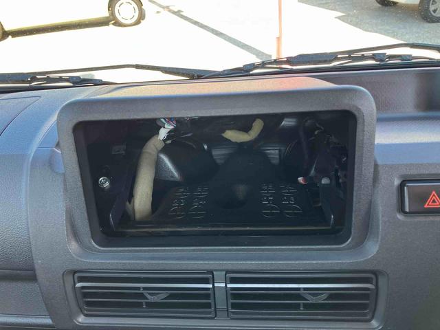 ハイゼットトラックスタンダード 4WD エアコン CVT オートライト保証 新車保証・まごころ保証 1年間・走行距離無制限付き マニュアルエアコン CVT車 4WD車 オートライト オートハイビーム オーバーヘッドシェルフ コーナーセンサー(東京都)の中古車