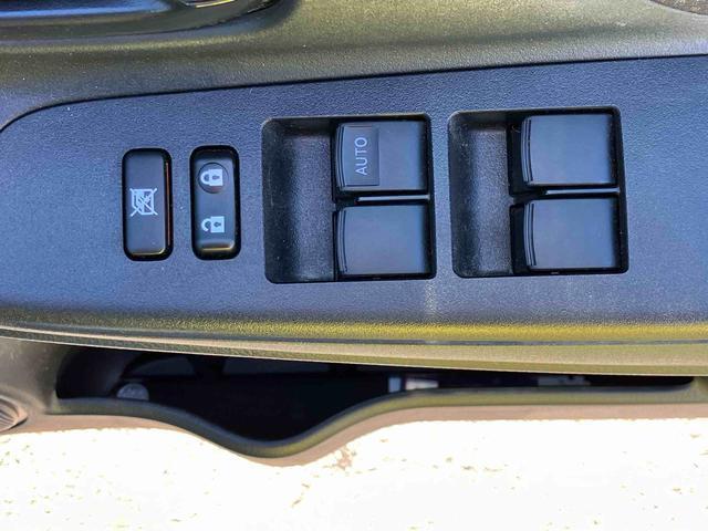 ヴィッツハイブリッドＦ　ナビゲーション　ＥＴＣ車載器　ドラレコまごころ保証　１年間・走行距離無制限付き　ナビゲーション　ＥＴＣ車載器　ドライブレコーダー　パワーウインドウ　ＬＥＤヘッドランプ　キーレスエントリー　運転席シートリフター（東京都）の中古車