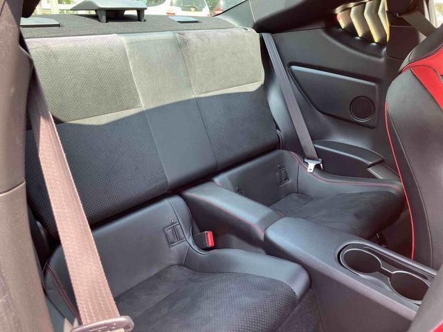 ８６ＧＴリミテッド　バックカメラ　ＬＥＤヘッドランプまごころ保証　１年間・走行距離無制限付き　キーフリーシステム　ＬＥＤヘッドランプ　バックカメラ　オートクルーズコントロール　電動格納ドアミラー　シートヒーター　オートエアコン（東京都）の中古車