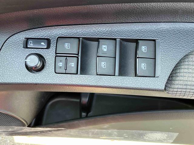 シエンタハイブリッドＧ　クエロ　ナビゲーション　ＥＴＣ車載器まごころ保証　１年間・走行距離無制限付き　ナビゲーション　ＥＴＣ車載器　バックカメラ　両側電動スライドドア　キーフリーシステム　オートライト　オートエアコン　パワーウインドウ（東京都）の中古車