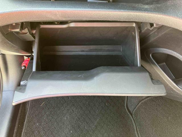 シエンタハイブリッドＧ　クエロ　ナビゲーション　ＥＴＣ車載器まごころ保証　１年間・走行距離無制限付き　ナビゲーション　ＥＴＣ車載器　バックカメラ　両側電動スライドドア　キーフリーシステム　オートライト　オートエアコン　パワーウインドウ（東京都）の中古車