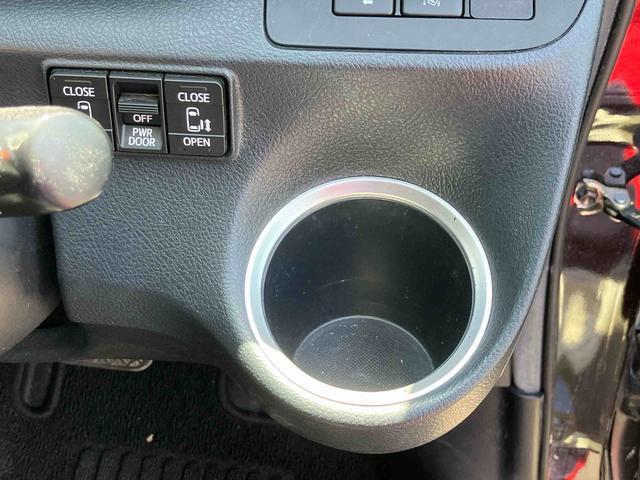 シエンタハイブリッドＧ　クエロ　ナビゲーション　ＥＴＣ車載器まごころ保証　１年間・走行距離無制限付き　ナビゲーション　ＥＴＣ車載器　バックカメラ　両側電動スライドドア　キーフリーシステム　オートライト　オートエアコン　パワーウインドウ（東京都）の中古車
