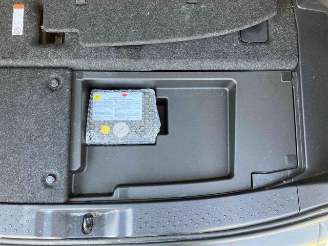 シエンタハイブリッドＧ　クエロ　ナビゲーション　ＥＴＣ車載器まごころ保証　１年間・走行距離無制限付き　ナビゲーション　ＥＴＣ車載器　バックカメラ　両側電動スライドドア　キーフリーシステム　オートライト　オートエアコン　パワーウインドウ（東京都）の中古車