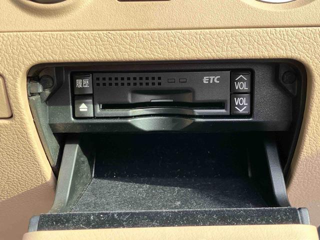 クラウンロイヤルサルーン　ナビゲーション　ＥＴＣ車載器まごころ保証　１年間・走行距離無制限付き　ナビゲーション　ＥＴＣ車載器　オートクルーズコントロール　パワーウインドウ　キーフリーシステム（東京都）の中古車