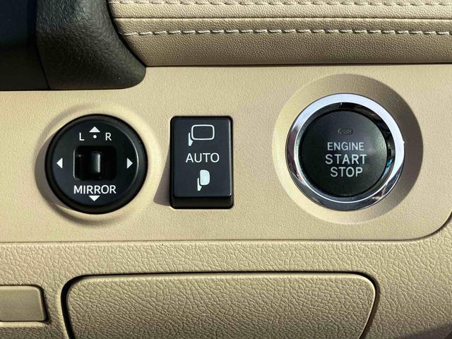 クラウンロイヤルサルーン　ナビゲーション　ＥＴＣ車載器まごころ保証　１年間・走行距離無制限付き　ナビゲーション　ＥＴＣ車載器　オートクルーズコントロール　パワーウインドウ　キーフリーシステム（東京都）の中古車