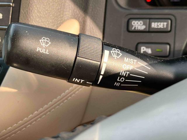 クラウンロイヤルサルーン　ナビゲーション　ＥＴＣ車載器まごころ保証　１年間・走行距離無制限付き　ナビゲーション　ＥＴＣ車載器　オートクルーズコントロール　パワーウインドウ　キーフリーシステム（東京都）の中古車
