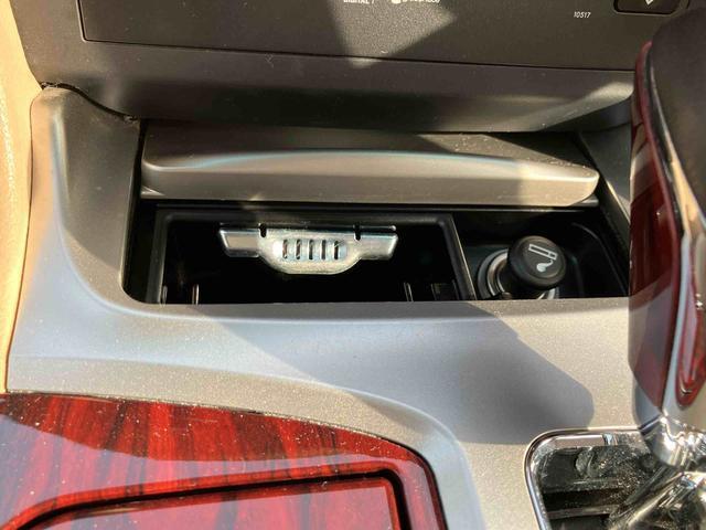 クラウンロイヤルサルーン　ナビゲーション　ＥＴＣ車載器まごころ保証　１年間・走行距離無制限付き　ナビゲーション　ＥＴＣ車載器　オートクルーズコントロール　パワーウインドウ　キーフリーシステム（東京都）の中古車