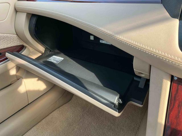 クラウンロイヤルサルーン　ナビゲーション　ＥＴＣ車載器まごころ保証　１年間・走行距離無制限付き　ナビゲーション　ＥＴＣ車載器　オートクルーズコントロール　パワーウインドウ　キーフリーシステム（東京都）の中古車
