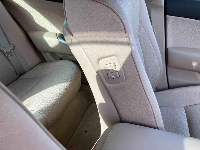 クラウンロイヤルサルーン　ナビゲーション　ＥＴＣ車載器まごころ保証　１年間・走行距離無制限付き　ナビゲーション　ＥＴＣ車載器　オートクルーズコントロール　パワーウインドウ　キーフリーシステム（東京都）の中古車
