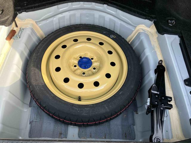 クラウンロイヤルサルーン　ナビゲーション　ＥＴＣ車載器まごころ保証　１年間・走行距離無制限付き　ナビゲーション　ＥＴＣ車載器　オートクルーズコントロール　パワーウインドウ　キーフリーシステム（東京都）の中古車