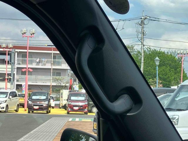 ハイゼットカーゴデラックス　前席パワーウインドウ　リヤベンチシート保証１年間距離無制限付き　前席パワーウインドウ　アイドリングストップ　キーレスエントリー　リヤベンチシート　コーナーセンサー　エアコン　オーバーヘッドシェルフ　誤発進抑制制御機能（東京都）の中古車