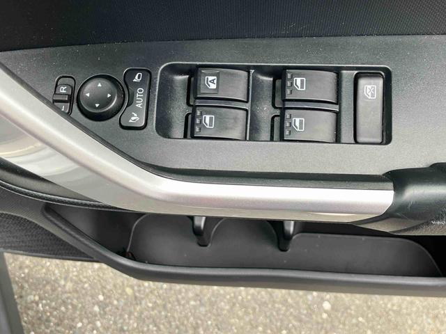ロッキープレミアム　７インチナビ　クルーズコントロール　キーフリー保証１年間距離無制限付き　電動パーキングブレーキ　ＬＥＤヘッドランプ　ＬＥＤフォグランプ　前席シートヒーター　ＵＳＢ電源ソケット　オートライト　アダプティブクルーズコントロール　コーナーセンサー（東京都）の中古車