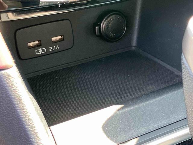 フォレスタープレミアム　ナビゲーション　ＥＴＣ車載器　キーフリーシステム保証１年間距離無制限付き　ナビゲーション　ＥＴＣ車載器　キーフリーシステム　シートリフター　シートヒーター　ＬＥＤヘッドランプ　ドライブレコーダー　全方位カメラ（東京都）の中古車