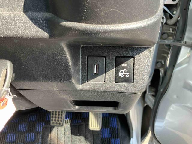 ハイゼットトラックジャンボ　４ＷＤ　５速マニュアル　パワーウインドウまごころ保証　１年間・走行距離無制限付き　４ＷＤ　５速マニュアル車　パワーウインドウ　キーレスエントリー　大型荷台作業灯　ディスプレイオーディオ　ＵＳＢ電源ソケット（東京都）の中古車