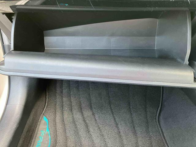プリウスＡ　ナビゲーション　ＥＴＣ車載器　バックカメラまごころ保証　１年間・走行距離無制限付き　ナビゲーション　ＥＴＣ車載器　バックカメラ　オートライト　運転席シートリフター　ＬＥＤヘッドランプ　Ｂｌｕｅｔｏｏｔｈ接続　ＵＳＢ電源ソケット（東京都）の中古車