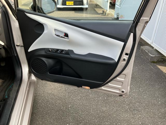 プリウスＡ　ナビゲーション　ＥＴＣ車載器　バックカメラまごころ保証　１年間・走行距離無制限付き　ナビゲーション　ＥＴＣ車載器　バックカメラ　オートライト　運転席シートリフター　ＬＥＤヘッドランプ　Ｂｌｕｅｔｏｏｔｈ接続　ＵＳＢ電源ソケット（東京都）の中古車