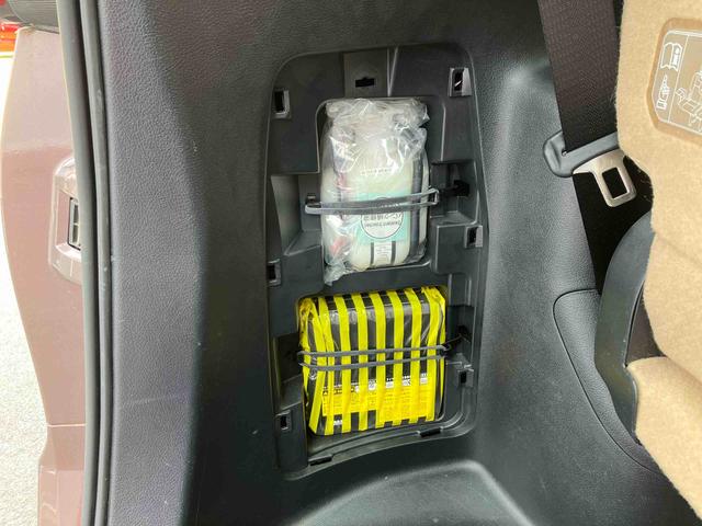ノアＸ　ナビゲーション　ＥＴＣ車載器　ドライブレコーダー保証１年間距離無制限付き　ナビゲーション　ＥＴＣ車載器　ドライブレコーダー　バックカメラ　運転席シートリフター　両側電動スライドドア　キーフリーシステム（東京都）の中古車