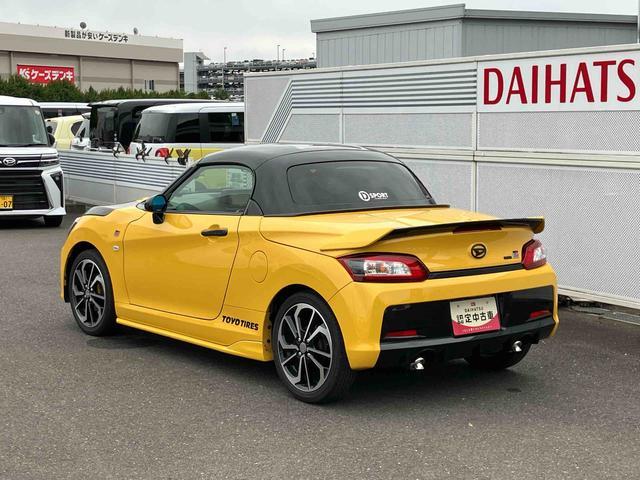 コペンローブまごころ保証　１年間・走行距離無制限付き　エアロボンネット　ＲＧスポイラー　トランクスポイラー　サイドステップ　プレミアムシートカバー　スポーツシフトノブ　フットレスト　シーケンシャルドアミラー（東京都）の中古車